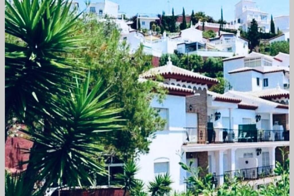 Apartamento Con Vistas Al Mar 内尔哈 外观 照片
