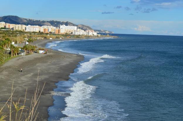Apartamento Con Vistas Al Mar 内尔哈 外观 照片